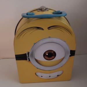 NNT Minions metal box with handle